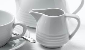 На теплоходе музыка играла...