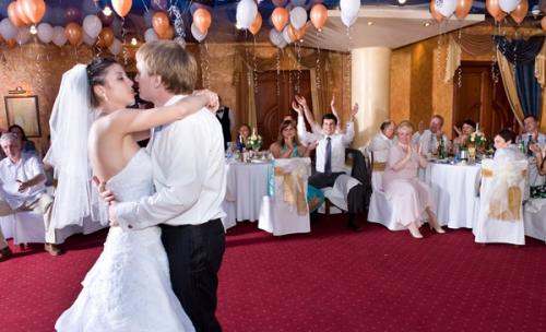 Молодожены Москвы составляют черный список ресторанов