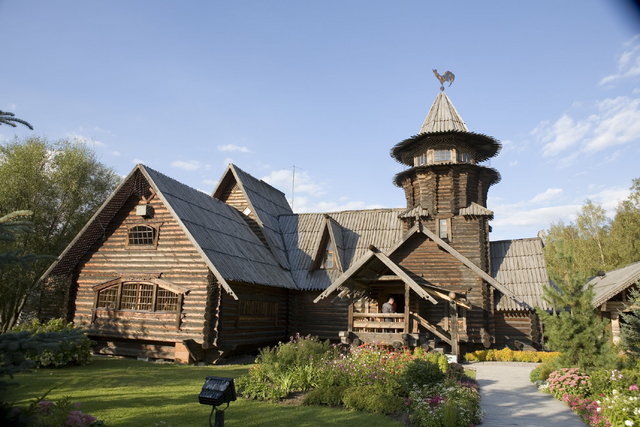 Сожженный ресторан «Подворье» под Петербургом восстанавливают