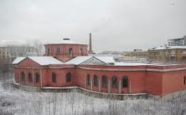 В Петербурге до сих пор не могут снести недостроенный ресторан