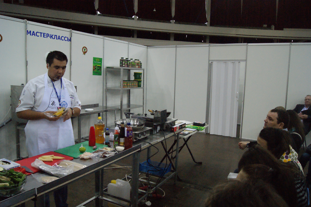 ExpoHoReCa-2011.  Мастер-класс «Тайская кухня» от Рустама Тангирова