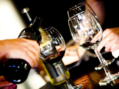 Рестораны и кафе Москвы с лицензией на алкоголь смогут получить субсидии