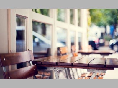 Московские власти продлили запрет на работу ресторанов