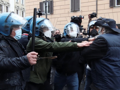 Рестораторы Италии продолжают протестовать из-за ограничительных мер