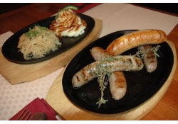 Набор традиционных колбасок  от Сергея Перовского, бренд-шефа ресторана Bier Konig