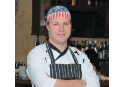 Деревенский сыр с фисташками и вялеными томатами от Робертаса Лукянскиса, шеф-повара ресторана «Монтенегро»