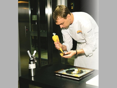 Десерт «Русский осенний лес» от Ивана Березуцкого, шеф-повара ресторана PMI Bar