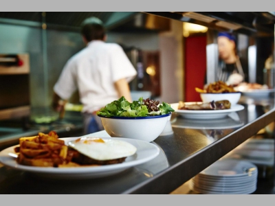 Общепит лидирует среди арендаторов на главных пешеходных и транспортно-пешеходных улицах Москвы