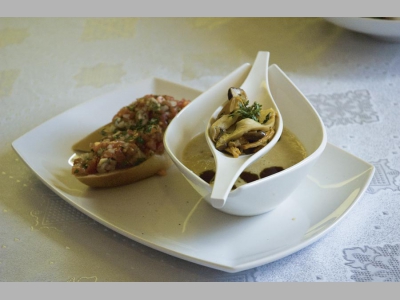 Картофельный суп с российским игристым вином, белыми грибами и травами