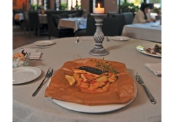 Камбала по-сицилийски, запечённая в пергаменте