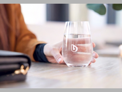 Бесплатная вода в ресторанах: высокий сервис или лишние расходы