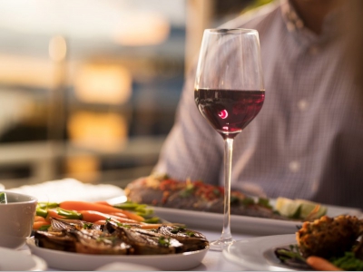 Ресторанный рынок России замедлил падение