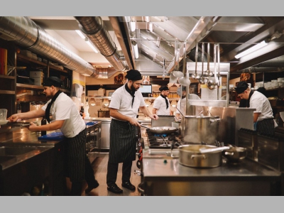 Число вакансий в сфере питания вне дома выросло на 25%