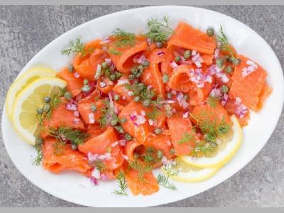 Слабосоленая красная рыба с джином а-ля «гравлакс»