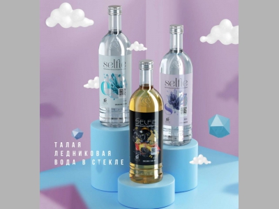 SELFIE: ТАЛАЯ ЛЕДНИКОВАЯ ВОДА В СТЕКЛЕ