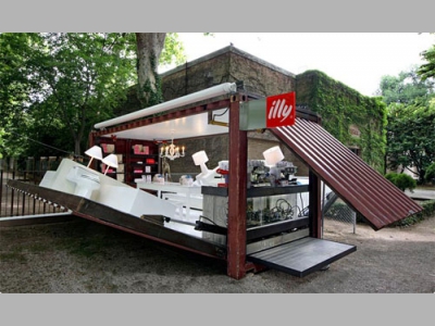 Рестораны в корабельных контейнерах и самолетах