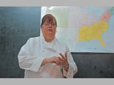 Висконсинский суп с сыром чеддер и пивом от Сары Лабенски