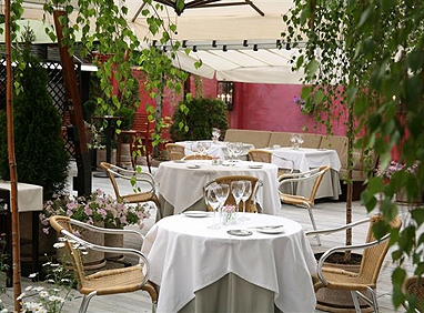 Получая разрешение, обойди семь морей…