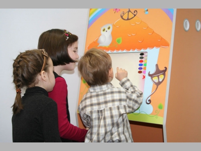 Дети в ресторанах, пиццериях и кафе: чем их занять?