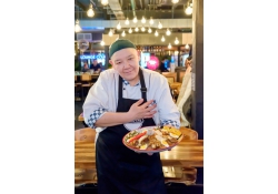 Плов с говядиной от Эркина, шеф-повара корнера «Казанчик»