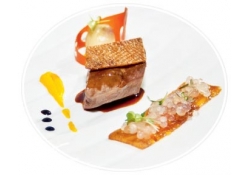 Вариация из утки в сопровождении карпаччо из хурмы, «икры» из шампанского, запеченного лука-шалот и соуса с ароматом апельсина от Павла Белялова, лучшего повара Санкт-Петербурга-2012