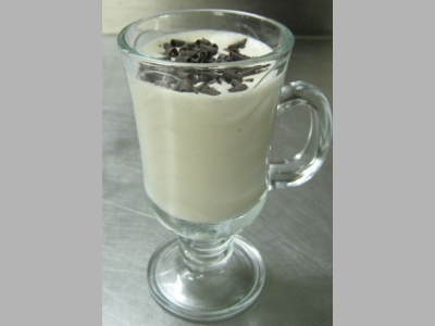 Молочный коктейль с арахисовой пастой