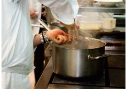 Сырная паста Kasespatzle от Йорга Беренда, шеф-повара ресторана берлинского Hotel de Rome