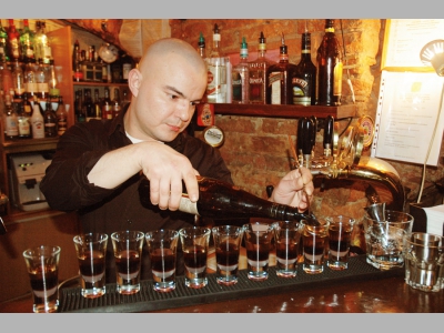 Мачо на должности  шеф-повара очень привлекателен