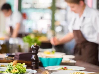 Власти Москвы обратились в правительство РФ с предложением снизить ставку НДС для рестораторов