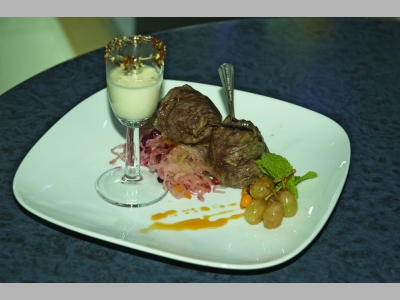 Телятина филированная со взваренной капустой от Александра Муравлева, шеф-повара московского ресторана «Зарубежье»