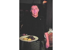 Строганина из оленя от шеф-повара ресторана «Царь» Романа Васильева