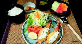 Азиатский повар: мастер аромата