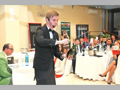 На «Балтийском Кубке - 2014» сомелье рубились саблями