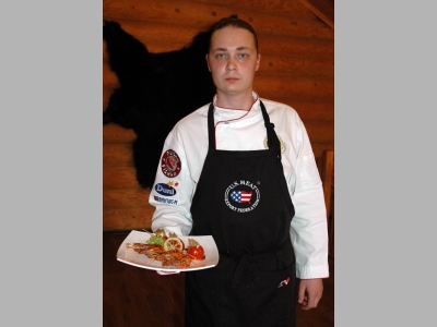 Королевские креветки-чили, сервированные томатами черри