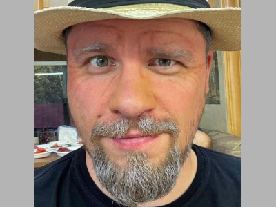 У Алексея Васильчука совместный проект с телеведущим Гариком Харламовым — сеть «Хот Дог Бульдог»