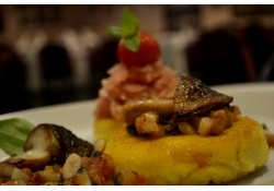 Пшенно-тыквенные биточки со взваренной капусткой и белыми грибками