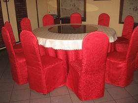 Экзотическую атмосферу помогает почувствовать текстиль с азиатскими мотивами