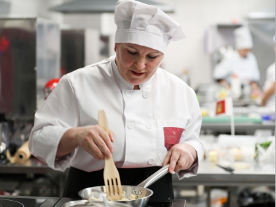 Озвучены наиболее популярные компетенции в ресторанном бизнесе по программе обучения граждан 50+