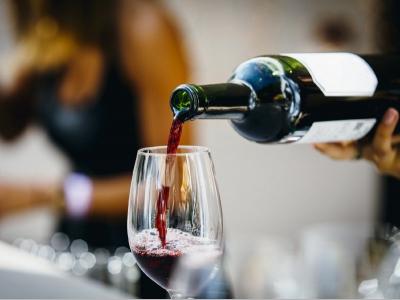 Госдума одобрила законопроект о рекламе в СМИ вина и шампанского из стран ЕАЭС
