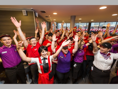 Сохранить уровень технического обслуживания точек при стремительном росте: как Okdesk помогает крупнейшим сетям общепита