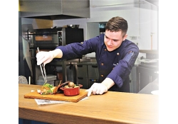 Balls из баранины с ржаным йогуртом от Максима Творогова, шеф-повара кухни-бара Funky Kitchen