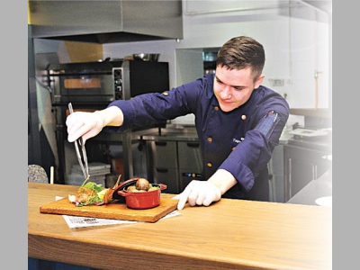 Balls из баранины с ржаным йогуртом от Максима Творогова, шеф-повара кухни-бара Funky Kitchen