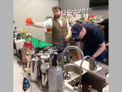 Владельцы баров: Без импорта не сможем, но нужно сделать российский классный продукт