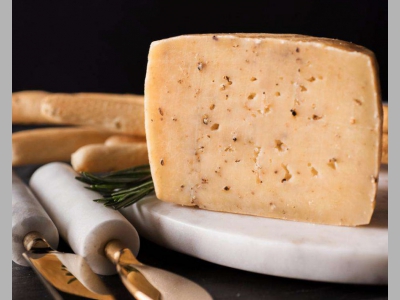 «Менестрель» остается в России