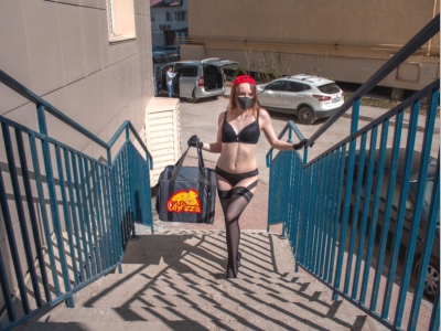 В Якутске оставшиеся без работы стриптизерши стали курьерами