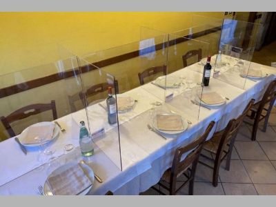 Рестораны и коронавирус: заграждения из оргстекла