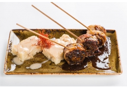 Седло ягнёнка на гриле с соусом том-ям, тайским базиликом, кокосовым молоком и острым гратеном из маниоки от Эрика Гиймо (Eric Guillemaud), шеф-повара Buddha-Bar Monte-Carlo