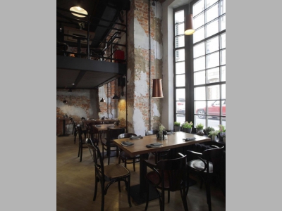 В Москве открылся ресторан Junk Food and Bar с анти-ЗОЖ концепцией