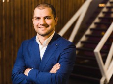 Владимир Овелян