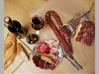 В Петербурге открылось «Анонимное Общество Усердных Дегустаторов»